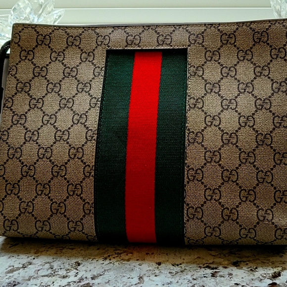 Gucci Supreme Messenger Bag - Picture 1 of 4